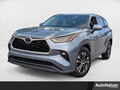 Used 2021 Toyota Highlander XLE