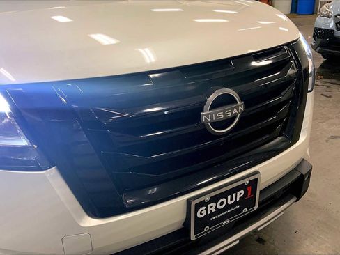 Used 2022 Nissan Pathfinder SL w/ SL Black Package image 60