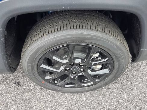 New 2026 Jeep Compass Latitude AWD/4WD image 11
