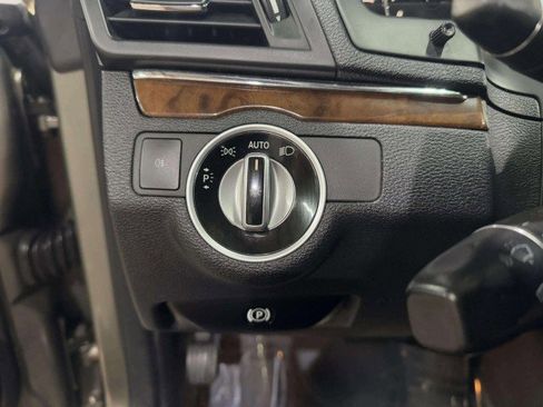Used 2013 Mercedes-Benz E 350 4MATIC Coupe image 30