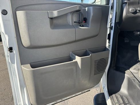 Used 2019 Chevrolet Express 2500 w/ Driver Convenience Package image 11