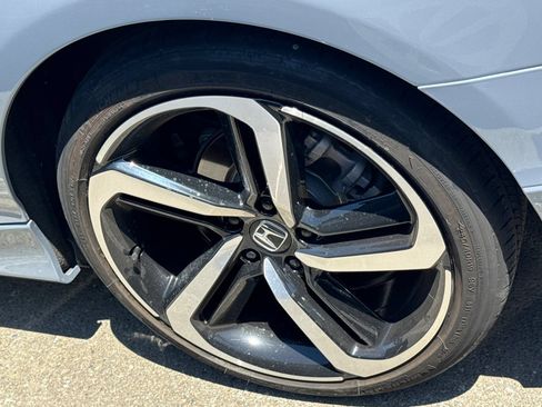 Used 2022 Honda Accord Sport image 4