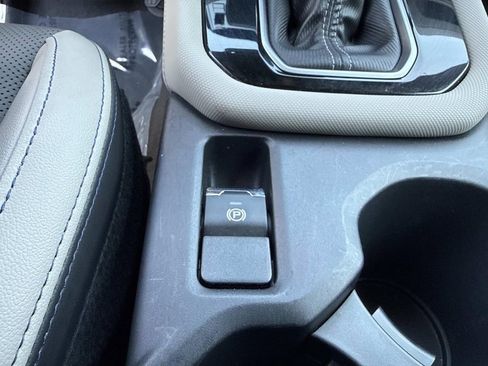 Certified 2025 Subaru Forester Limited w/ Popular Package #2 image 35