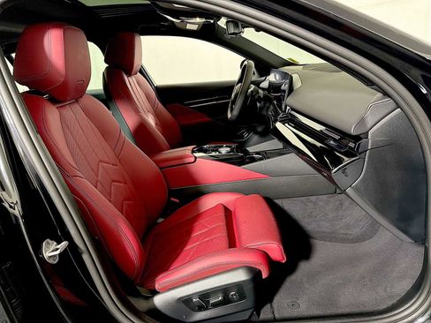 Used 2026 BMW 530i xDrive w/ Premium Package image 25