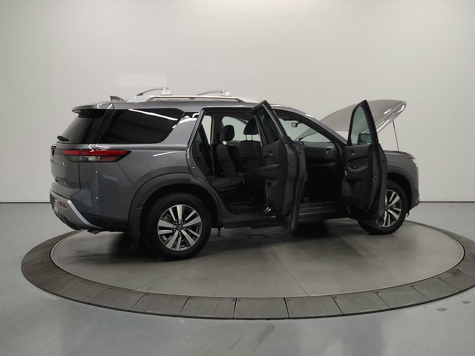 Used 2024 Nissan Pathfinder SL FWD image 16
