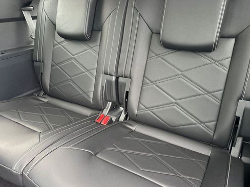 New 2026 Volkswagen Atlas SE image 14