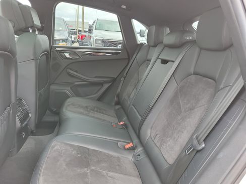 Used 2021 Porsche Macan AWD/4WD image 14
