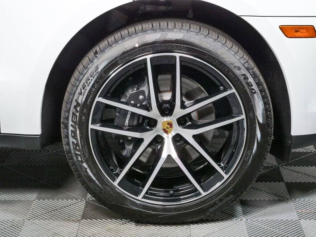 New 2026 Porsche Macan Turbo AWD/4WD image 40