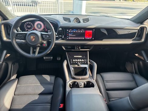 Used 2024 Porsche Cayenne Turbo GT image 25