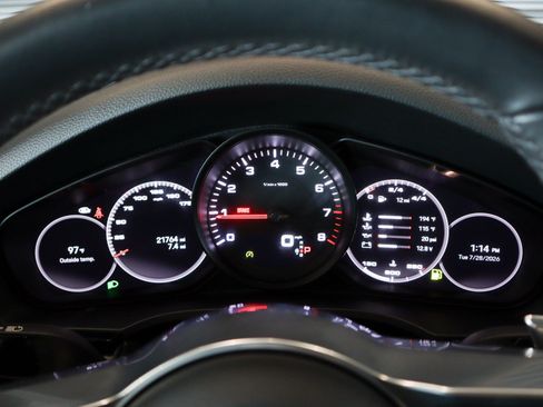 Certified 2023 Porsche Cayenne Platinum Edition AWD/4WD image 16