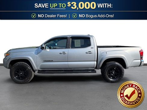 Used 2020 Toyota Tacoma SR5 RWD image 2