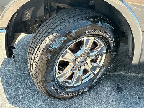 Used 2015 Ford F150 Lariat AWD/4WD image 24