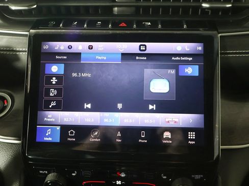 Used 2023 Jeep Grand Cherokee L Limited w/ Black Appearance Package AWD/4WD image 43