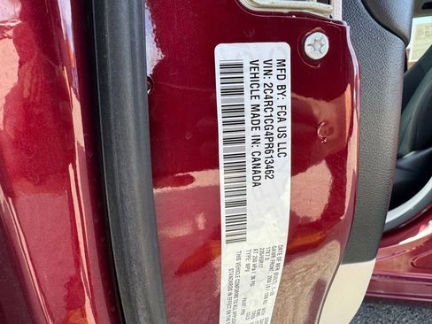 Used 2023 Chrysler Voyager LX image 29