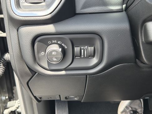 New 2026 RAM 3500 Laramie AWD/4WD image 37