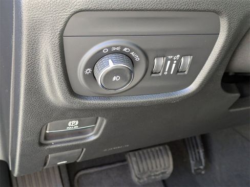 New 2025 Jeep Grand Cherokee Limited image 16