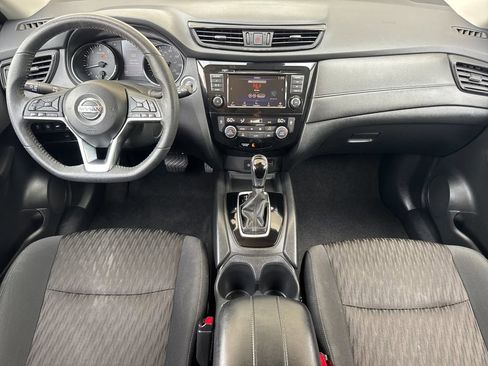 Used 2020 Nissan Rogue SV FWD image 12