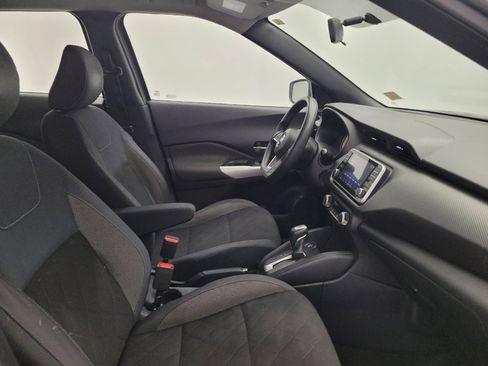 Used 2019 Nissan Kicks SV FWD image 21