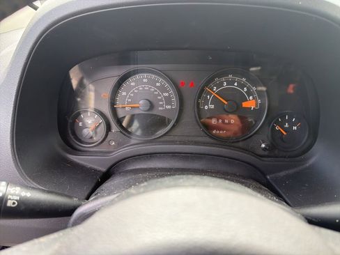 Used 2016 Jeep Patriot Latitude AWD/4WD image 11