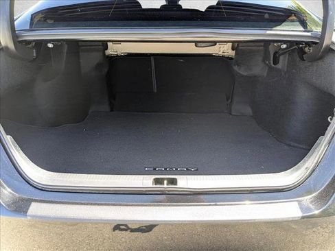 Used 2019 Toyota Camry SE w/ Carpet Mat Package FWD image 6