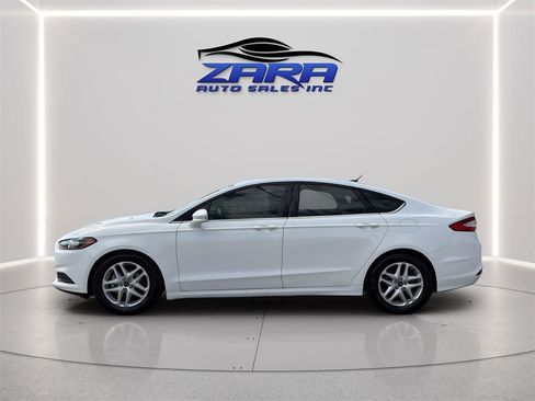 Used 2016 Ford Fusion SE FWD image 4