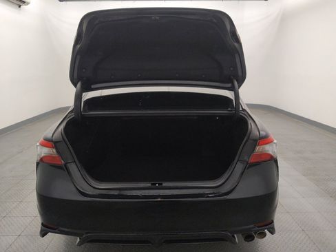 Used 2018 Toyota Camry SE image 29