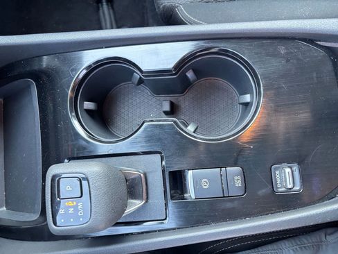 Used 2025 Nissan Rogue SV FWD image 43