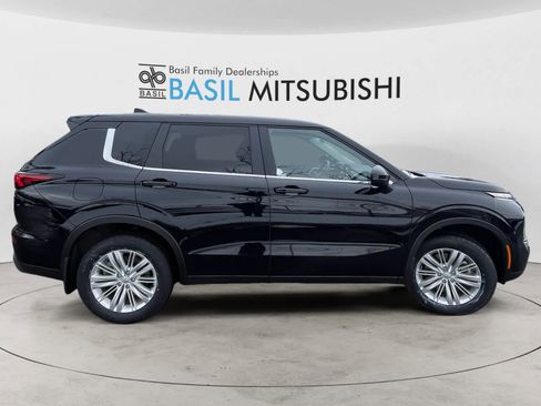 Used 2024 Mitsubishi Outlander ES image 6