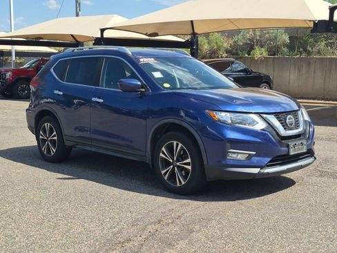 Used 2019 Nissan Rogue SV w/ Premium Package AWD/4WD image 3