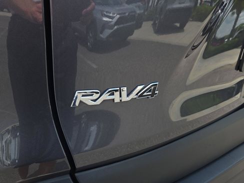 Used 2025 Toyota RAV4 LE FWD image 28