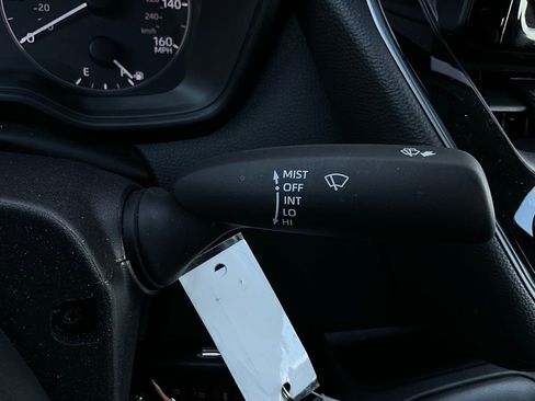 Used 2025 Toyota Corolla LE image 32