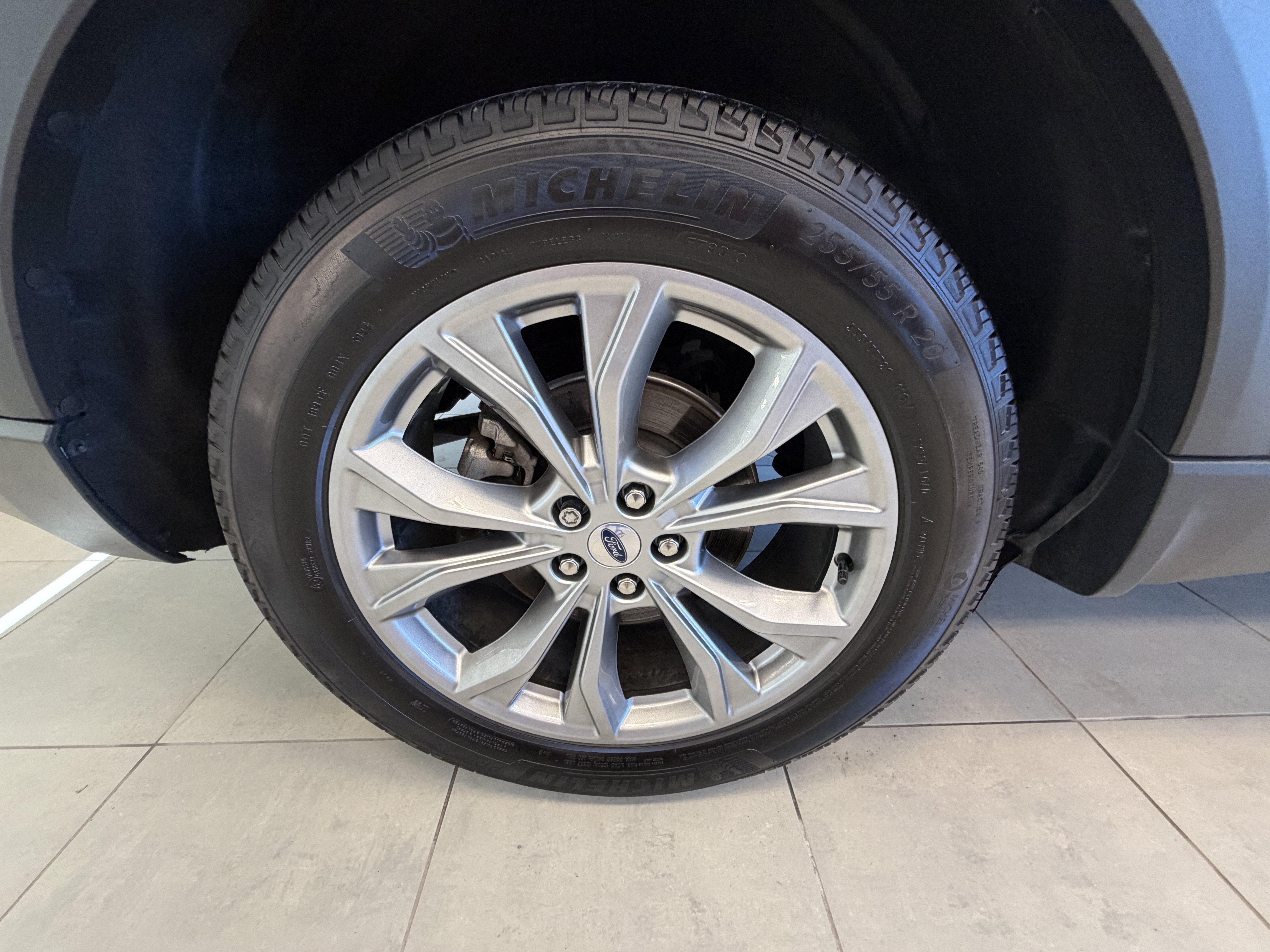 Used 2023 Ford Explorer XLT w/ Equipment Group 202A AWD/4WD image 14