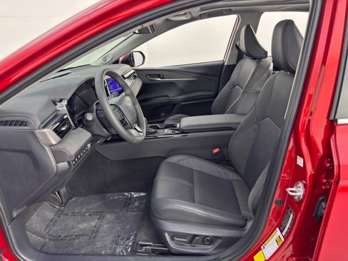 Used 2025 Toyota Camry XLE w/ Premium Plus Package image 16