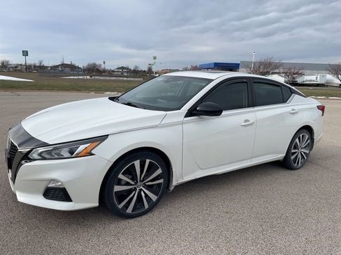 Used 2021 Nissan Altima 2.5 SR w/ SR Premium Package image 7