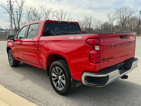 Used 2023 Chevrolet Silverado 1500 LT w/ Convenience Package II AWD/4WD image 4