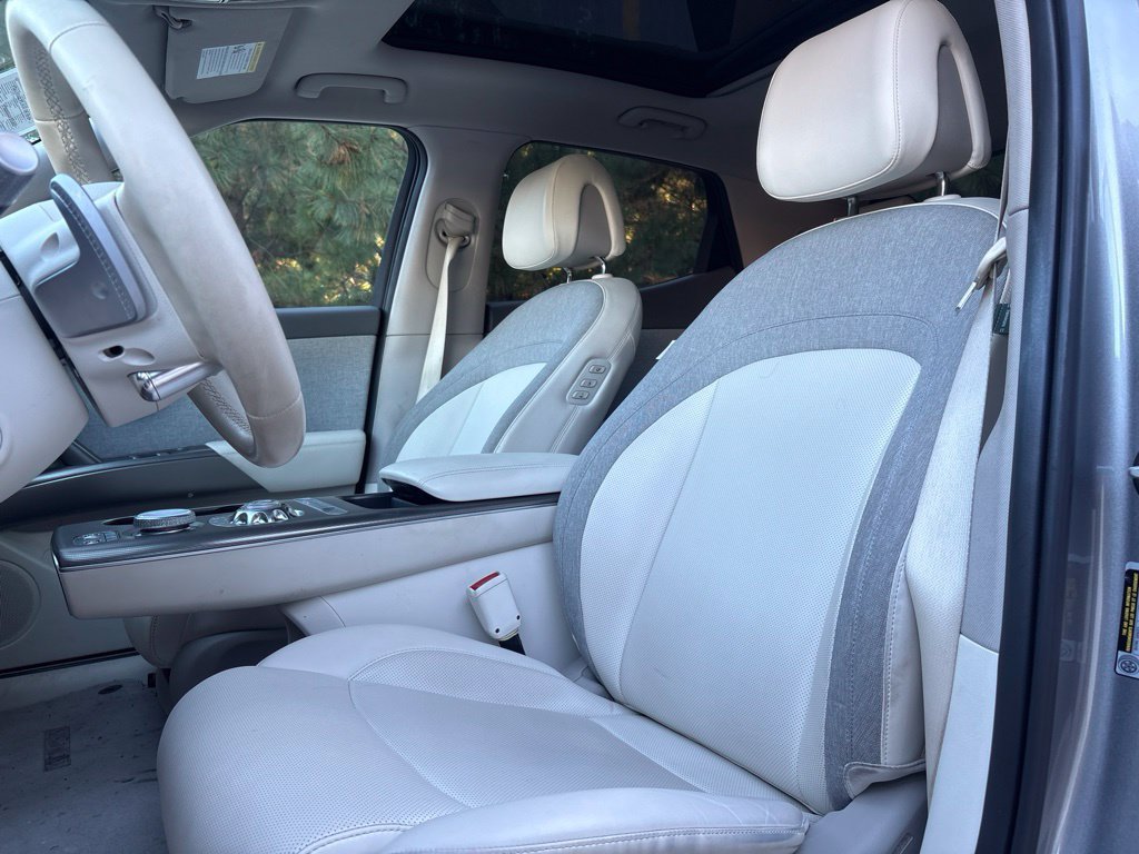 Used 2024 Genesis GV60 RWD image 8