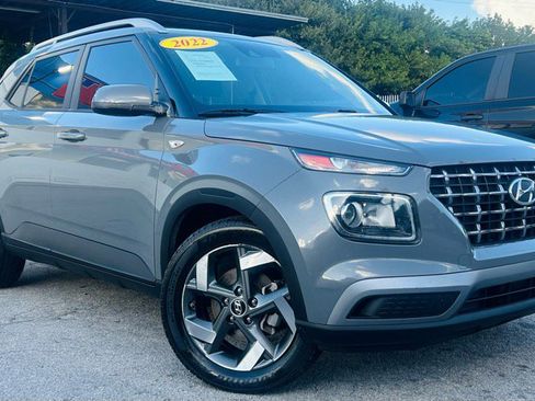 Used 2022 Hyundai Venue SEL w/ Cargo Package image 7