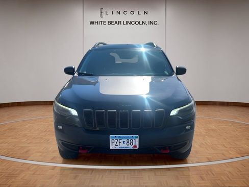 Used 2019 Jeep Cherokee Trailhawk w/ Cold Weather Group AWD/4WD image 2