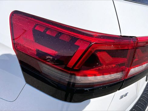 Used 2024 Volkswagen Atlas Peak Edition SE AWD/4WD image 28