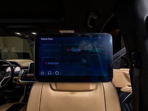 Used 2023 Chevrolet Suburban Premier w/ Premium Package image 33