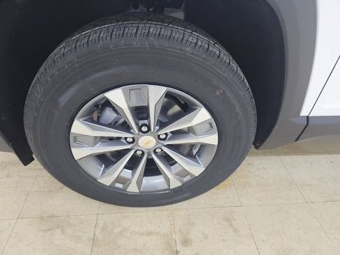 New 2026 Chevrolet Equinox LT image 17