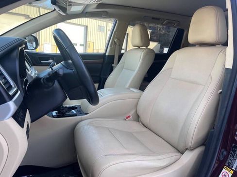 Used 2018 Toyota Highlander Limited Platinum AWD/4WD image 8