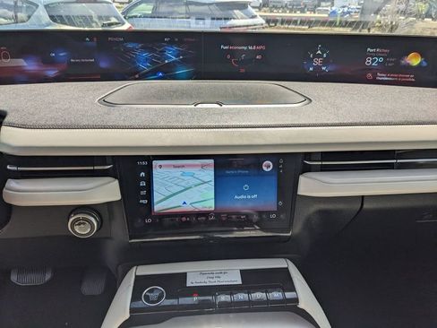 Used 2025 Lincoln Navigator L Reserve image 25