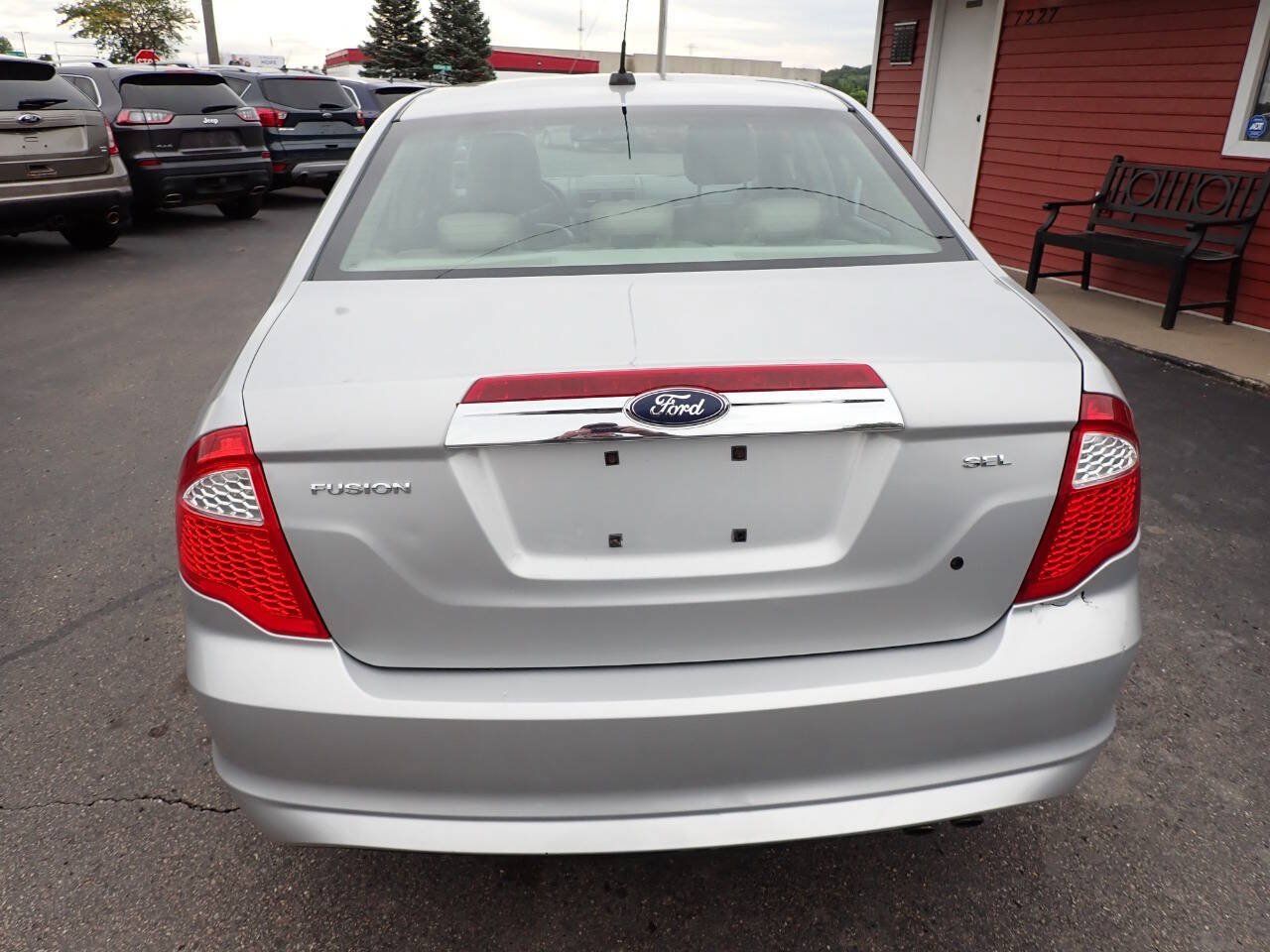 Used 2010 Ford Fusion SEL FWD image 5
