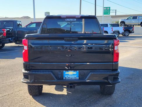 Used 2022 Chevrolet Silverado 1500 Custom Trail Boss w/ LPO, Dark Essentials Package image 4