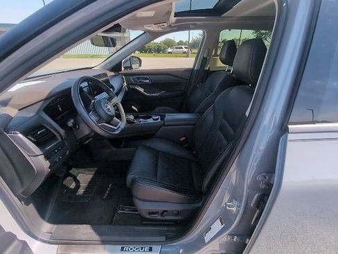Used 2023 Nissan Rogue Platinum w/ Platinum Premium Package AWD/4WD image 11