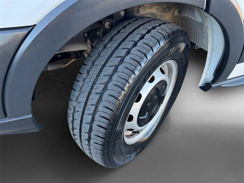 Used 2017 Ford Transit 150 XL image 10