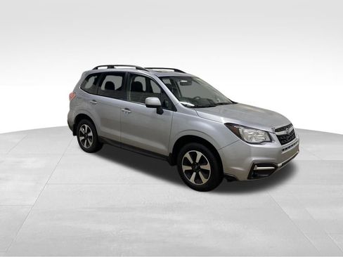 Used 2018 Subaru Forester 2.5i Premium image 3
