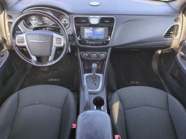 Used 2011 Chrysler 200 Touring FWD image 14