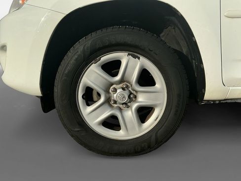 Used 2011 Toyota RAV4 2WD image 14